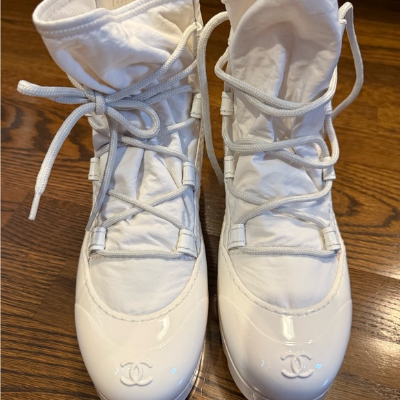 Chanel White Women's Boots Size 40 - Picture 2 of 10
